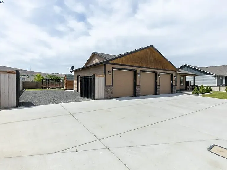 1843 Sagewood Loop — Photo 19