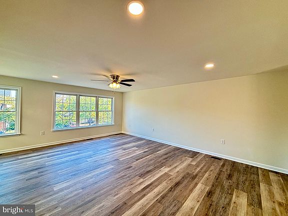 4th image of 65 Effie Ln