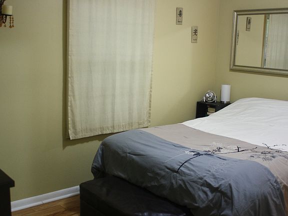 4th image of 2314 Hillsdale Ave