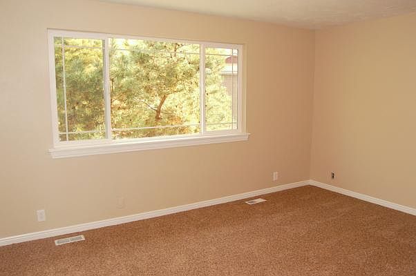 1st image of 2570 E Canterbury Ln