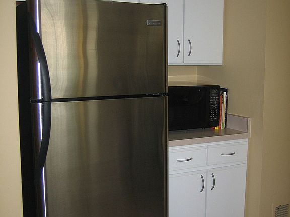 Kitchen w/Stainless Steel Appliances