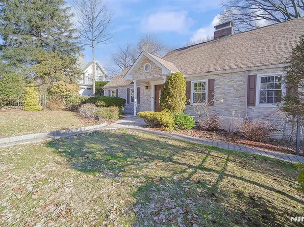 18 Lakeview Ave #181, Leonia, NJ 07605