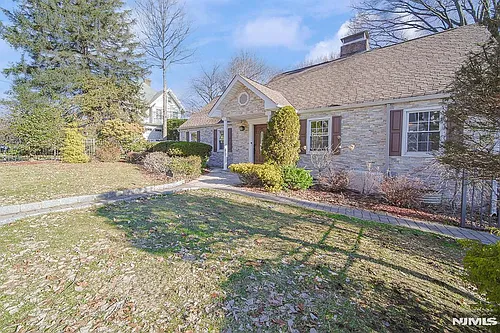 18 Lakeview Ave #181 Photo 1