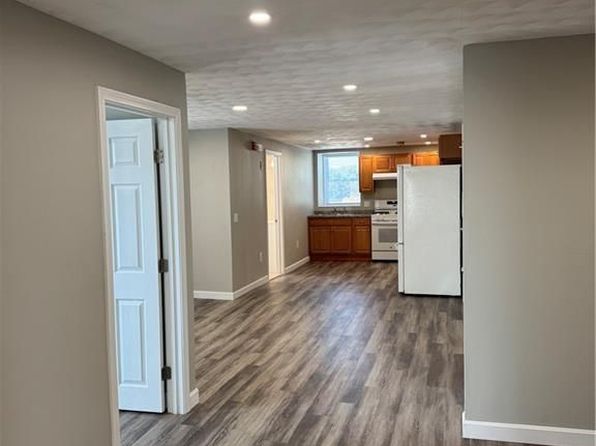 144 Broad St #4