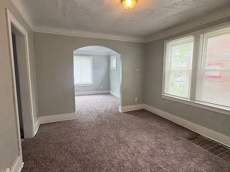 9342 Northlawn St — Photo 3