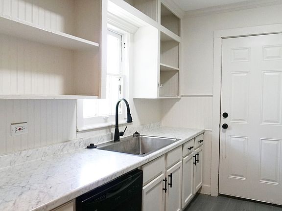 5th image of 637 S Bois D Arc Ave #1/2