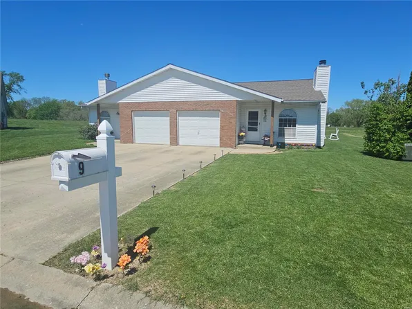 9 Ram Ct, Fairview Heights, IL 62208