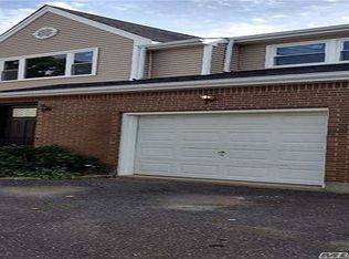 28 Rita Ct, N Massapequa, NY 11758