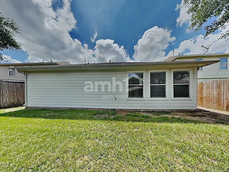 5602 Darby Square Trl — Photo 21
