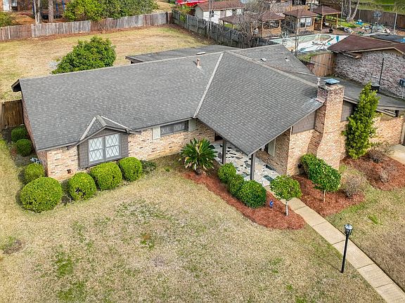 4th image of 2845 Peabody Rd