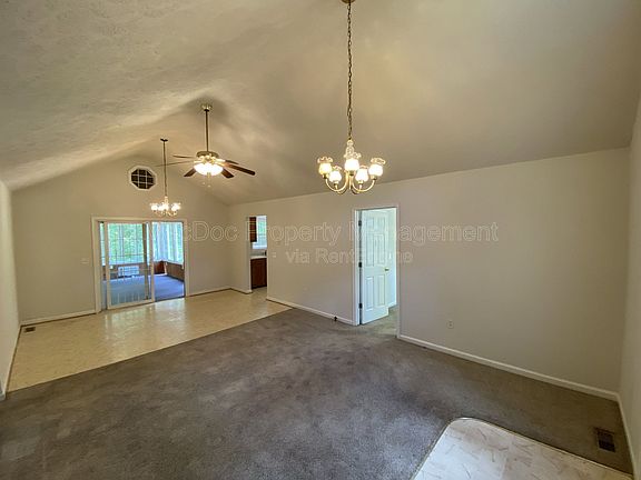 4th image of 211 Cedar Ridge Dr