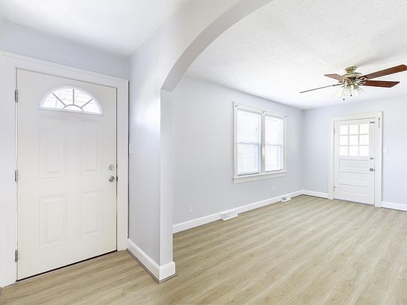 2nd image of 154 Lake Court Ave