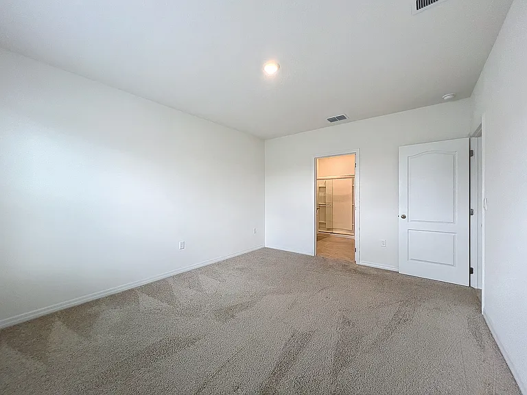 1043 Cascade Dr — Photo 33