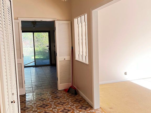3rd image of 3957 Woodpark Ln