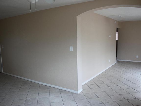 4th image of 926 W Calle Medina