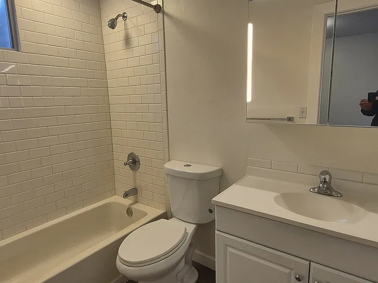 1895 Bluff St #D — Photo 3