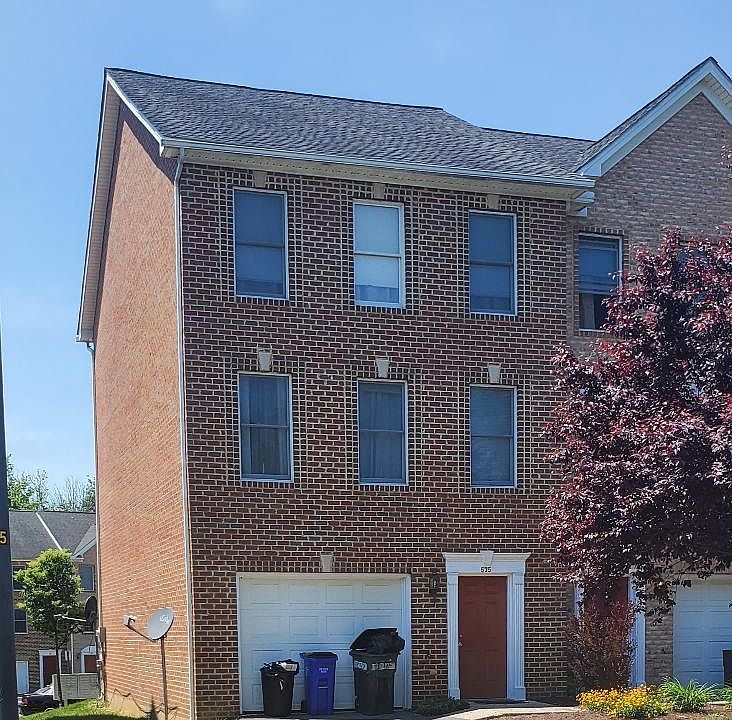 1st image of 535 Pangborn Blvd