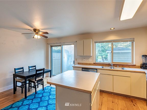 5th image of 5628 Wisteria Ln NE