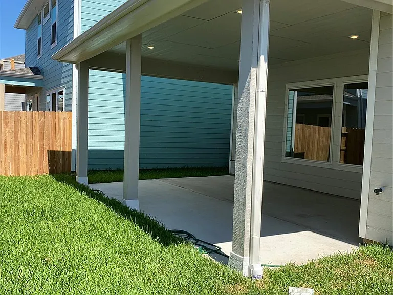 2418 Yacht Harbor Dr — Photo 8