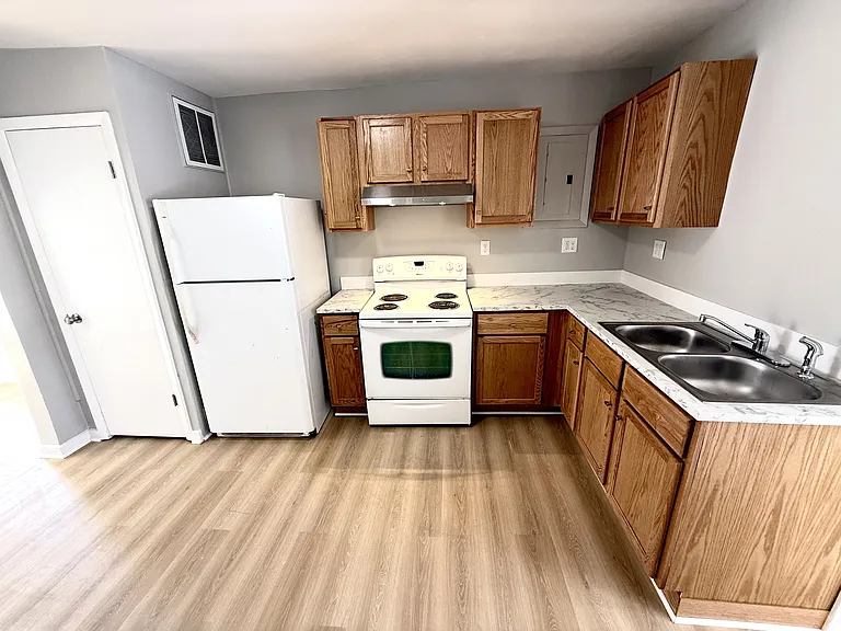 1141 S Calumet St — Photo 3