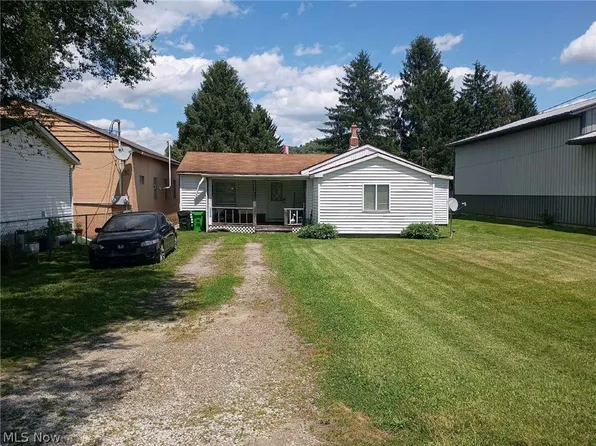 1641 Roanoke Ave, Uhrichsville, OH 44683