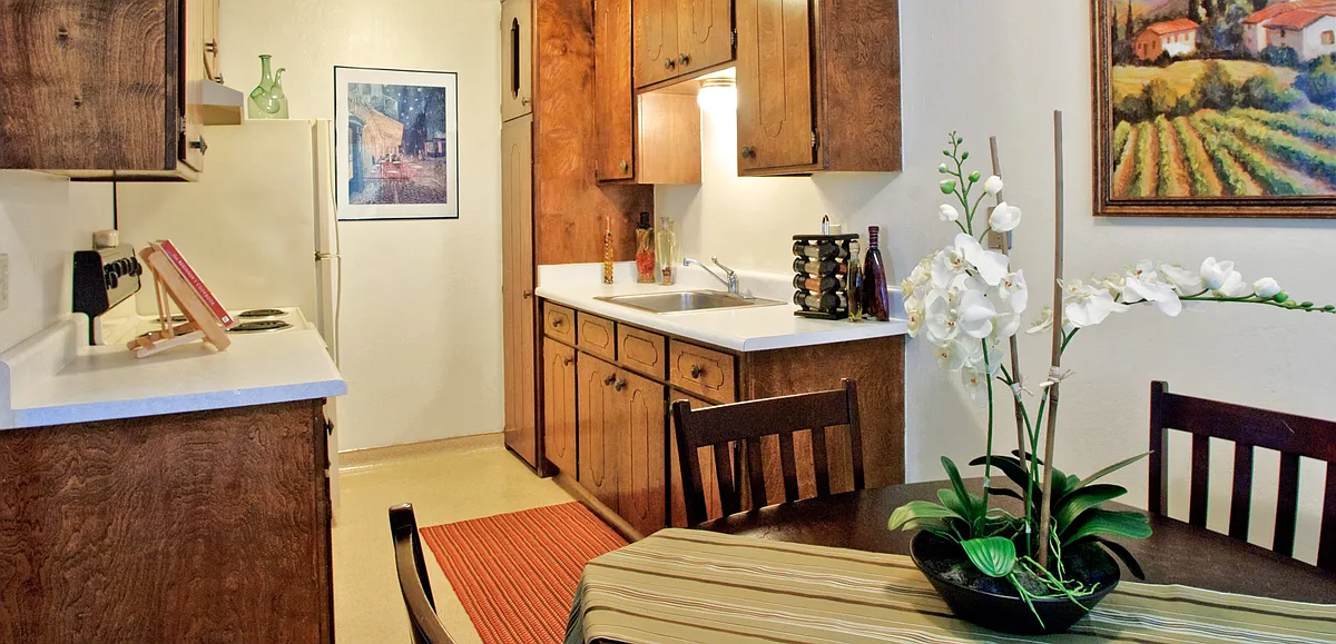 Building Photo - 444 Ash St #4