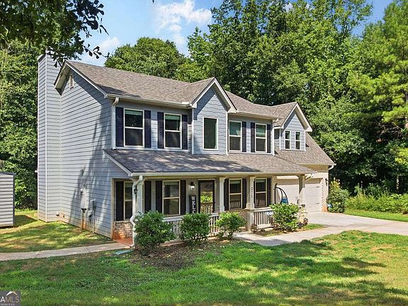 3rd image of 271 Oxmoor Ln