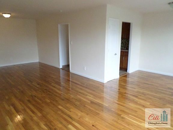 3rd image of 13955 35th Ave APT 3N