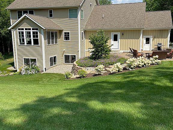 4th image of 2005 Grand River Dr NE