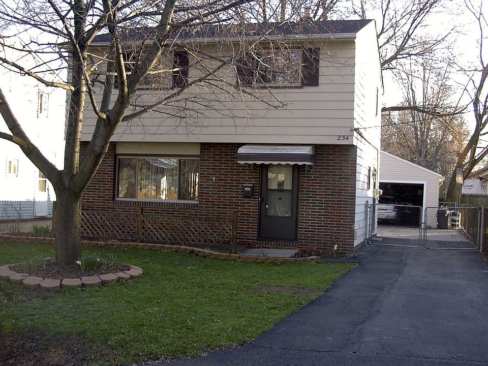 Well maintained colonial 