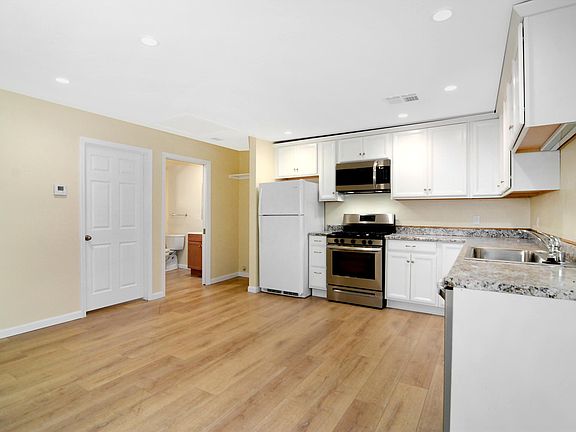 3rd image of 6446 Whitaker Ave