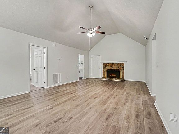 2nd image of 3503 Warwick Way