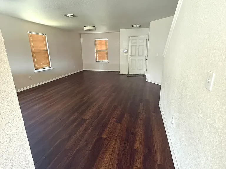 9310 Dublin Grn — Photo 8