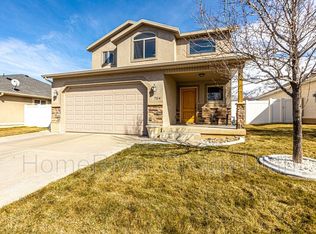 754 N Stonne Ln, Kaysville, UT 84037