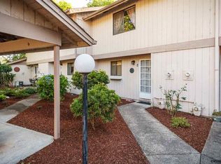 523 32nd Ave SE APT 4, Albany, OR 97322