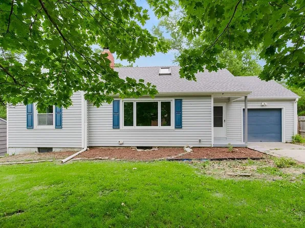 112 NE Northcrest Dr, Kansas City, MO 64116