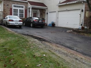 9039 Westminster Dr, Woodridge, IL 60517