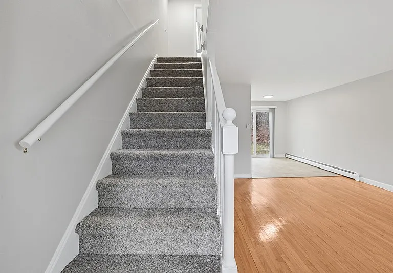 Fox Hill Commons — Photo 9