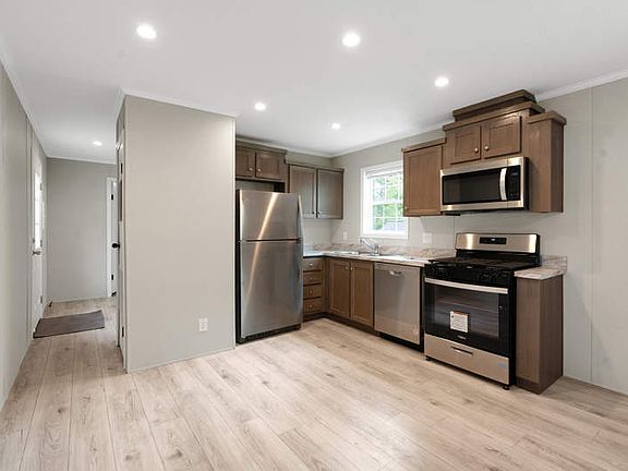 4th image of 3055 Hillanlake Dr #139