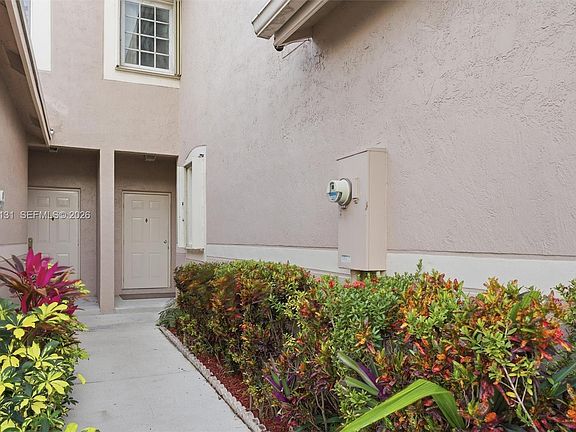 5th image of 2066 Madeira Dr #2066