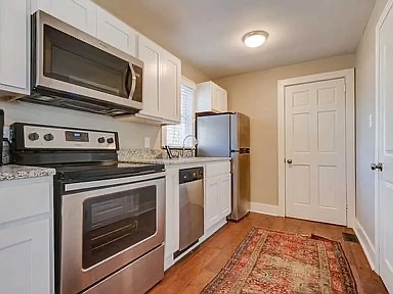 3615 Lancaster Dr — Photo 3