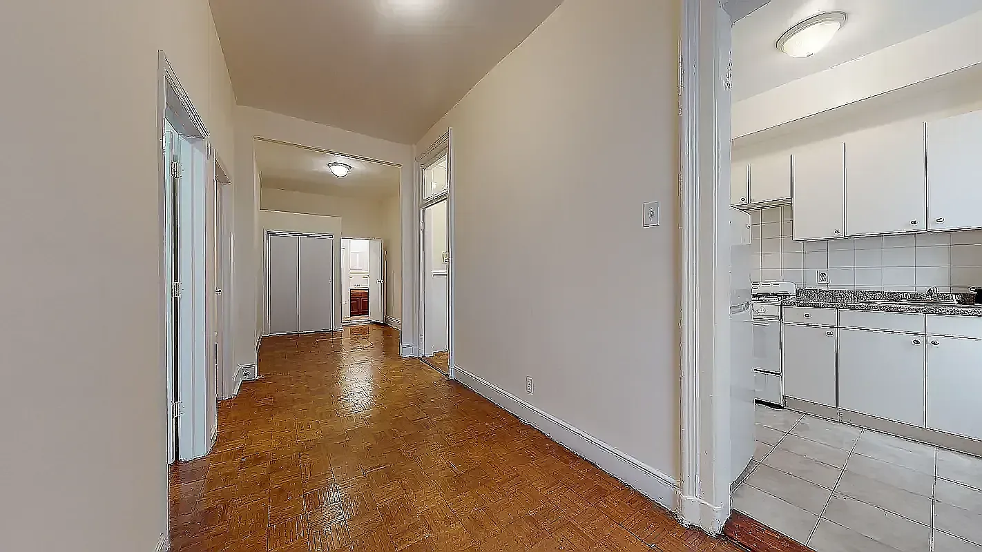 720 2nd Avenue — Photo 4