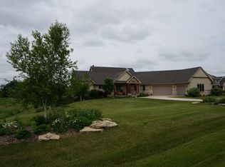 3576 Dekalb Ln, Neenah, WI 54956