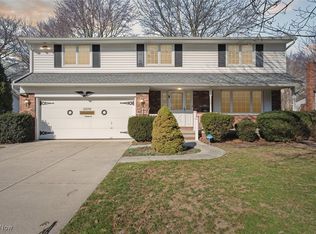 2070 Salem Pkwy, Westlake, OH 44145