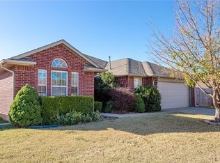 1168 McConnell Dr, Yukon, OK 73099