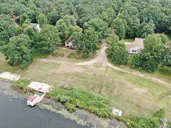 3rd image of 10057 Mallard Dr