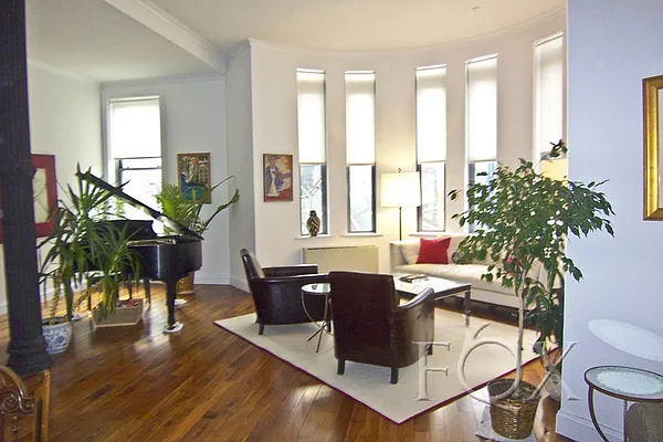 Rented by Fox Residential Group | media 7