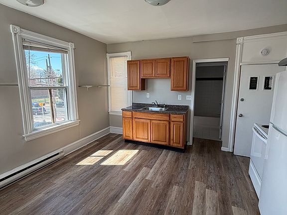5th image of 400 N Broom St #3