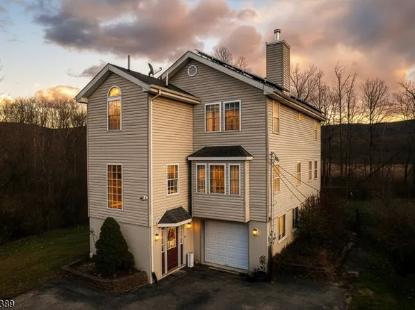 50 Quarry Rd, Hamburg Boro, NJ 07419