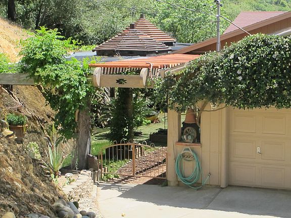 4th image of 3131 Capitol Hill Dr